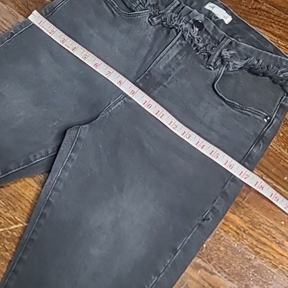 Good American Faded Black Distressed Hem Skinny Jeans size 4 / 27 - Picture 11 of 14